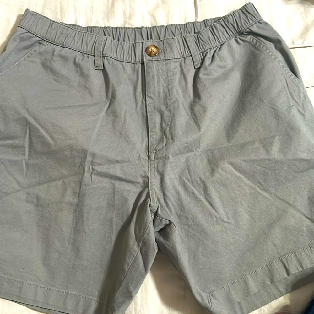 Men’s Chubbies size large. 7inch inseam. Grey shorts new without tag.